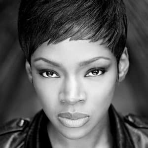 Caroline Chikezie