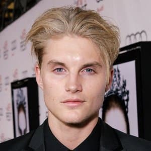 Toby Hemingway