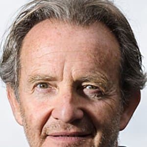 Anton Lesser