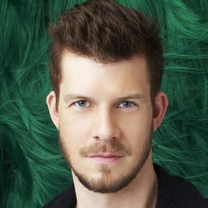 Eric Mabius