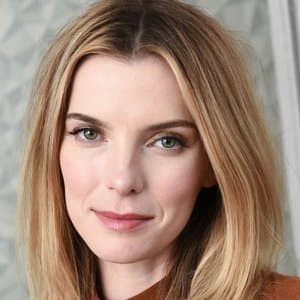 Betty Gilpin