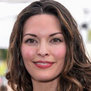 Alana de la Garza