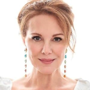 Elizabeth Perkins