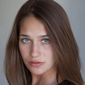 Lola Kirke