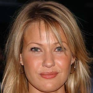 Joey Lauren Adams