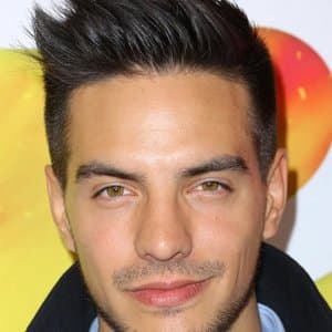 Vadhir Derbez