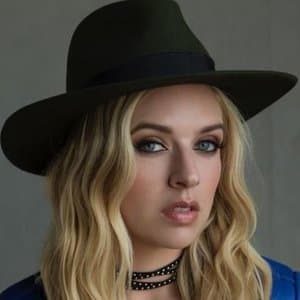 ZZ Ward