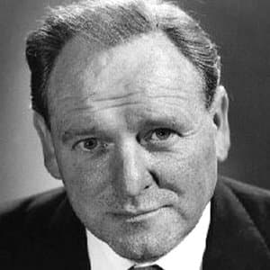 Bernard Lee