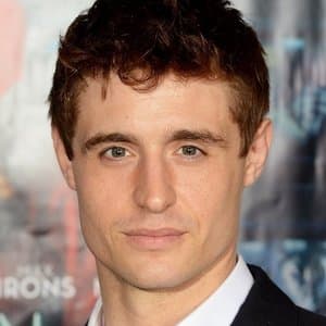 Max Irons