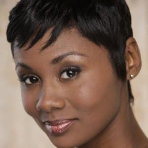 Emayatzy Corinealdi