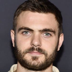 Alex Roe