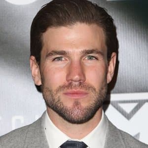 Austin Stowell