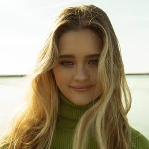 Lizzy Greene