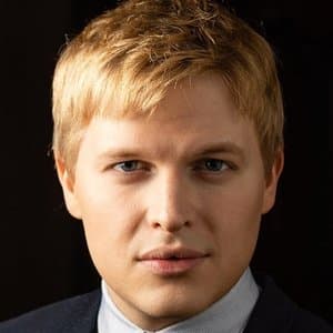 Ronan Farrow