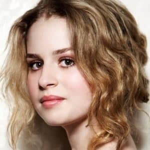 Allie Grant