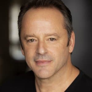 Gil Bellows