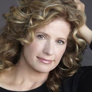 Nancy Travis