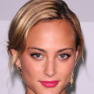 Nora Arnezeder