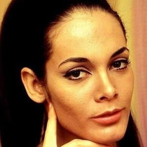 Martine Beswick