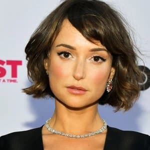 Milana Vayntrub