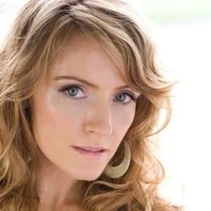 Helene Joy