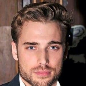 Dustin Milligan