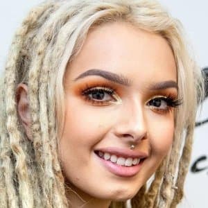 Zhavia