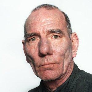 Pete Postlethwaite